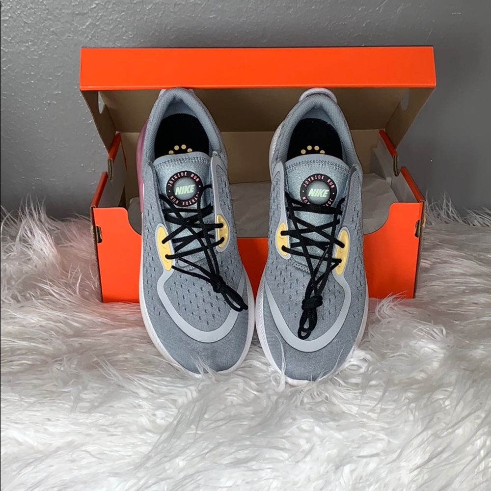 Nike running shoes (men)